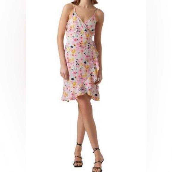 VERO MODA Emma Floral Wrap Dress NWT - Picture 1 of 5